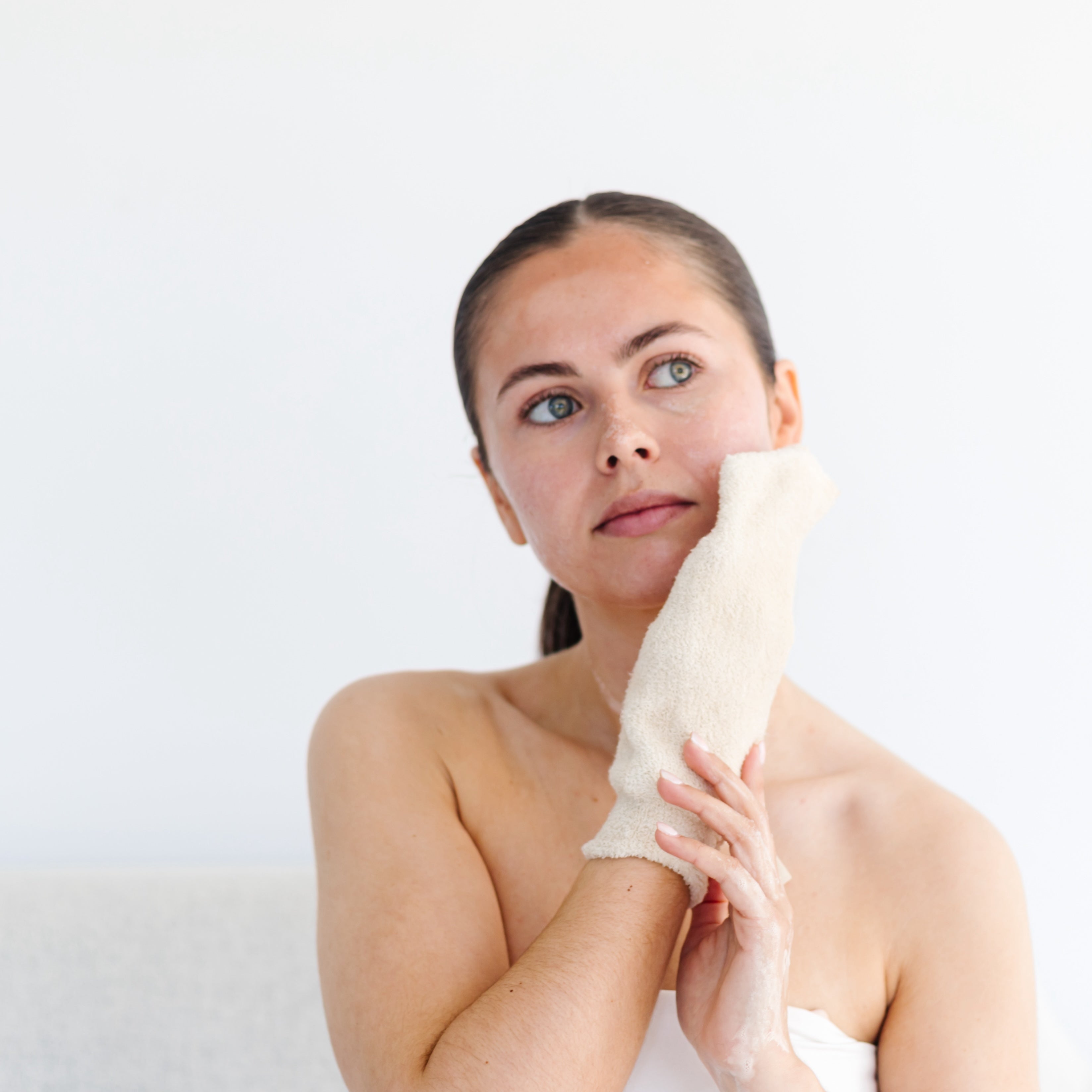 Cleansing Mitt